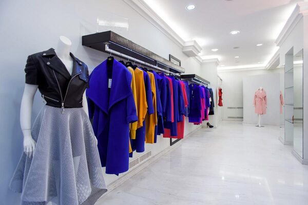 Названы сроки, когда откроют магазины одежды в России