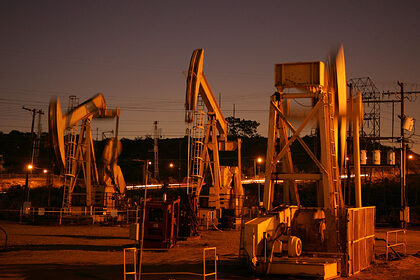 Нефтяной отрасли предсказали поражение в борьбе за энергетический рынок