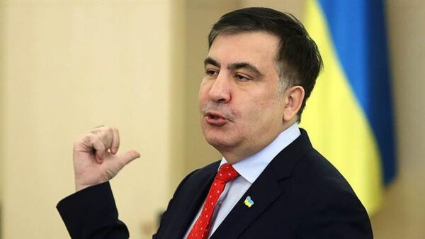 США эксплуатируют то, что Саакашвили начал войну против России — эксперт