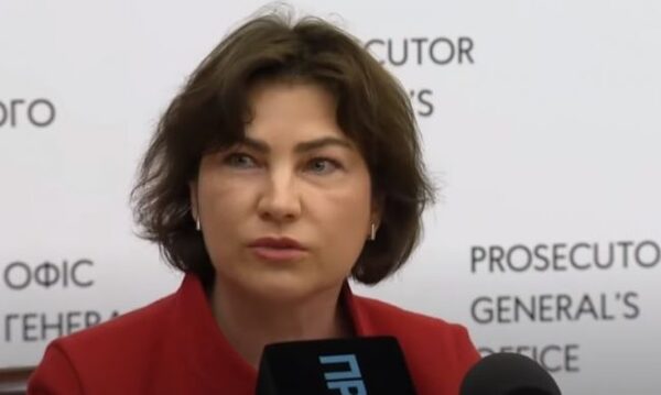 Генпрокурор Украины сообщила о закрытии трех уголовных дел против Порошенко