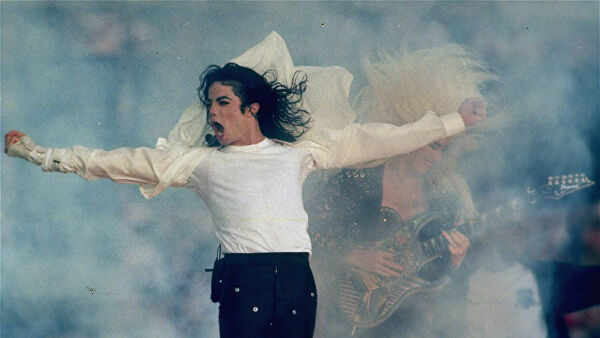 Канье Уэст назвал Майкла Джексона "героем"