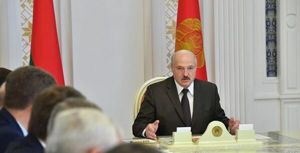 Лукашенко заявил, что знает, кто хочет привести Белоруссию к Майдану