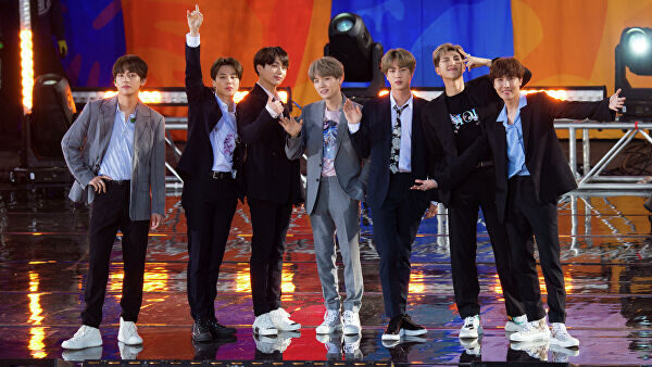 Онлайн-концерт BTS стал крупнейшим платным шоу в мире