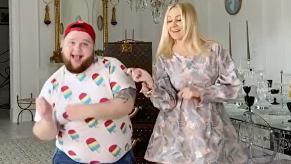 Рудковская и Пухляш изобразили Барби и Кена на новом видео