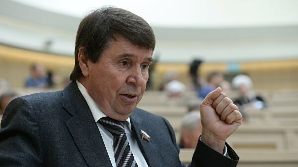 Сенатор назвал слова Порошенко о "шансе" вернуть Крым дилетантством