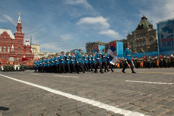 В параде Победы в Москве разрешили участвовать иностранным офицерам и солдатам