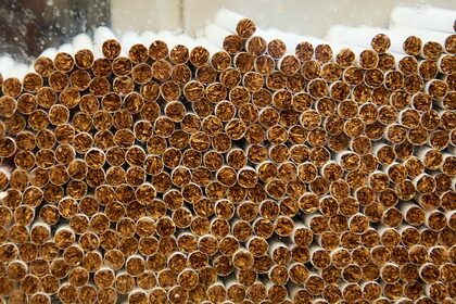 В России предложили поднять цену на табак