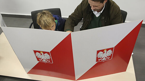 Анджей vs Рафал: поляки голосуют во втором туре президентских выборов