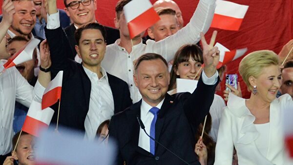 Дуда остается. В Польше нынешнего президента переизбрали на второй срок