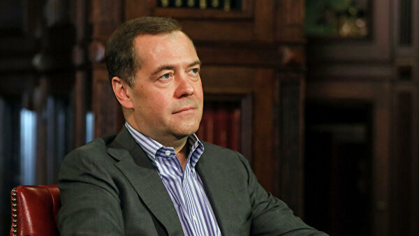 Медведев призвал подумать о поддержке на поздних стадиях инвестирования
