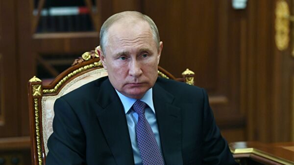 Песков: обмена поздравлениями Путина и Порошенко в 2014 году не было