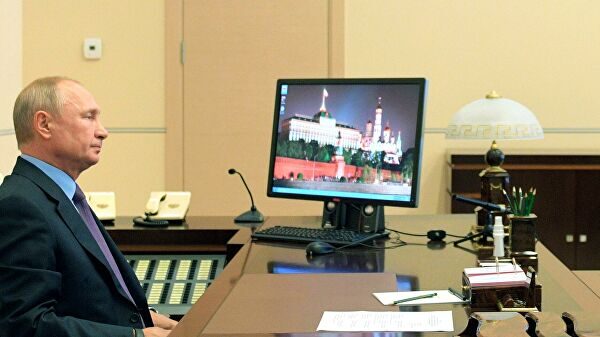 Путин провел по видеосвязи совещание с членами Совбеза