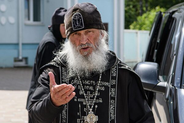 Скандальный монах Сергий призвал Путина передать ему свои полномочия
