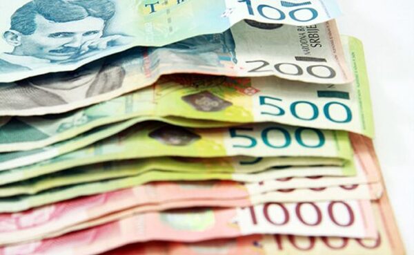 Власти Сербии продолжат помогать гражданам финансово