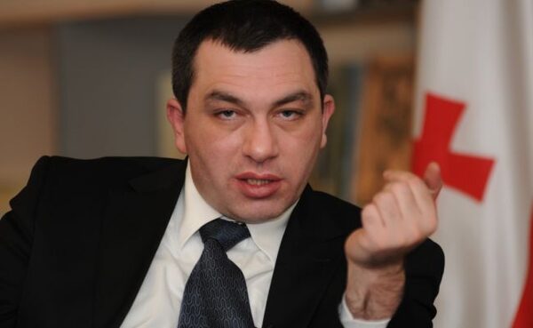 Бокерия назвал иллюзией приход партии Саакашвили к власти в Грузии