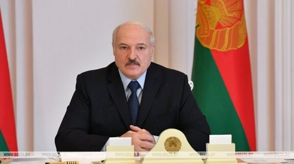 Лукашенко согласился стрелять в своих, чтобы жить — эксперт