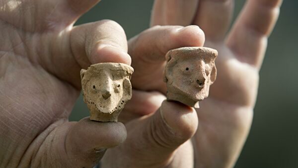 Найденные в Израиле 3000-летние фигурки считают изображением бога Яхве