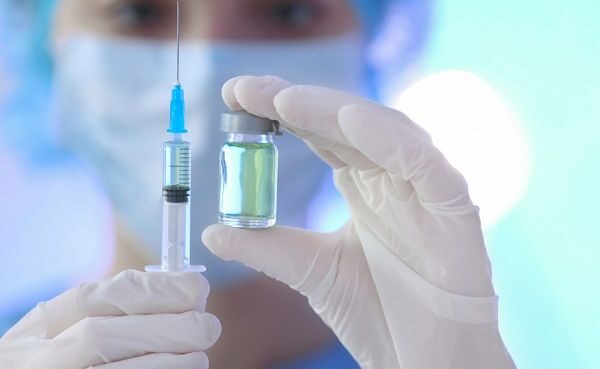 Опрос медиков в России выявил их недоверие к вакцине от коронавируса