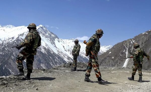 Представители командования Индии и Китая начали переговоры о границе