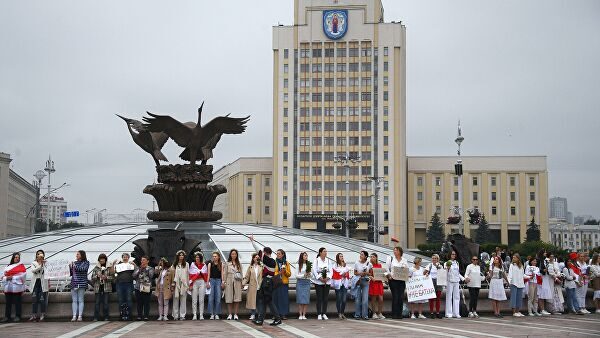 "С одной целью". Лавров привел последствия вероятного ухода Лукашенко