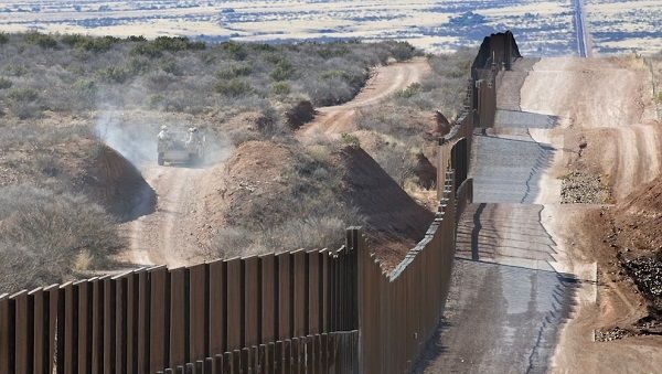 Стена на границе с Мексикой помогает в борьбе с коронавирусом — Трамп