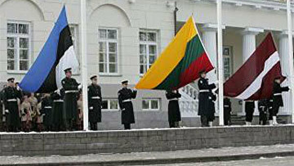 Свои санкции лучше. Латвия и Эстония вводят ограничения против Белоруссии
