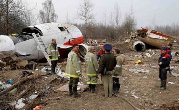 Тротил в самолет Качиньского подложили во время ремонта в России — Польша