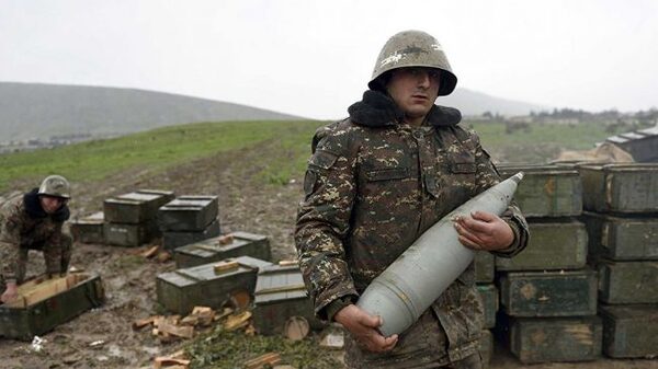 Бои в Нагорном Карабахе продолжаются: Стороны несут людские и боевые потери