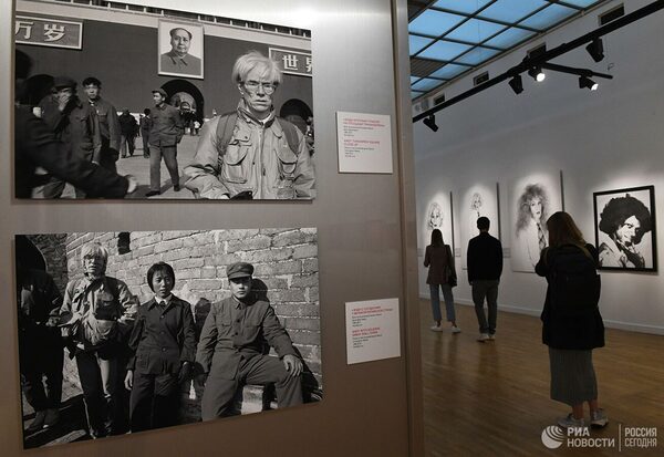 Более шести тысяч человек уже посетили выставку работ Уорхола в Москве