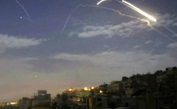 В результате ракетной атаки по югу Дамаска погибли два военнослужащих — СМИ