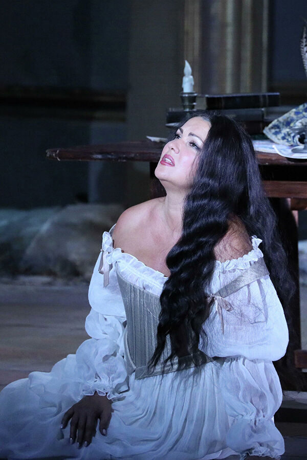 Нетребко и Абдразаков выступят в опере "Дон Карлос" на сцене Мариинки