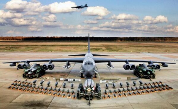 Пентагон отправил на Ближний Восток стратегическую авиацию