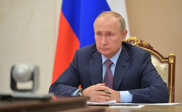 Путин: Страны ШОС стали активнее взаимодействовать в военной сфере