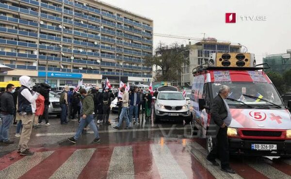 Третий день акций в Грузии: партия Саакашвили штурмует ЦИК
