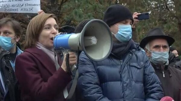 Санду по телевидению призвала молдаван выйти на акцию протеста 6 декабря