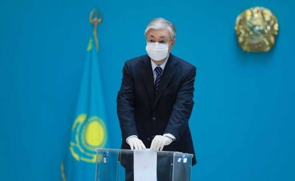Выборы в Казахстане: Токаев обещает не наказывать протестующих