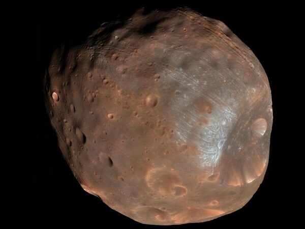 Следы атмосферы Марса предлагают поискать на Фобосе