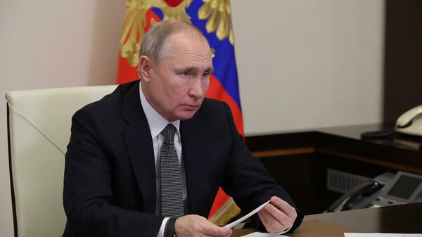 Песков заявил, что рейтинг Путина основан на делах, а не на инсинуациях