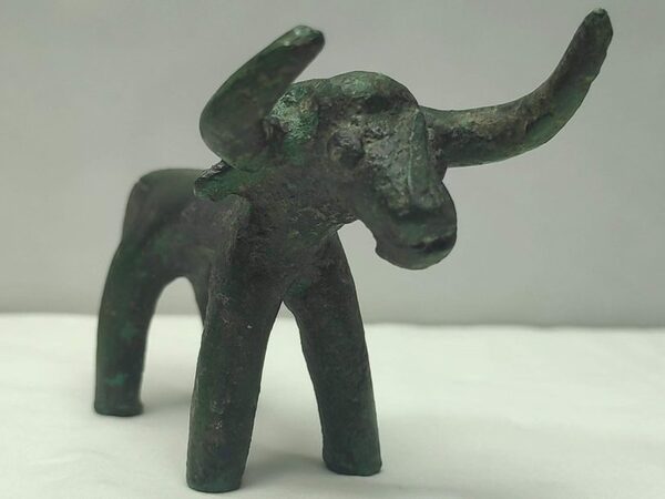 Фигурка быка в Олимпии была принесена в жертву Зевсу около трех тысяч лет назад