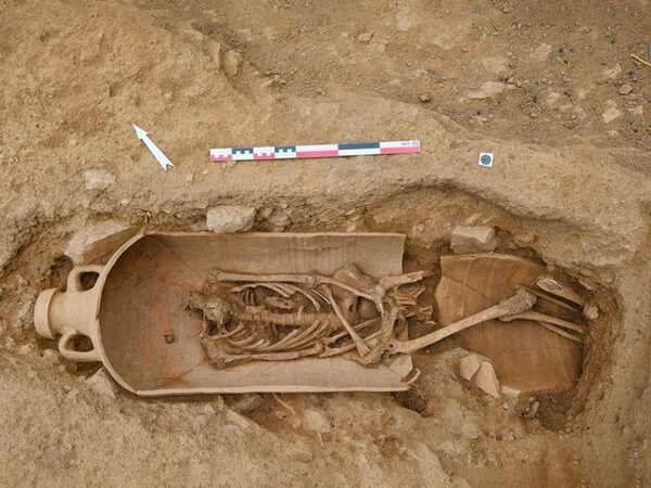 На Корсике обнаружены нестандартные древние погребения