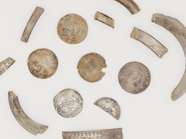 На острове Мэн найден клад XI века