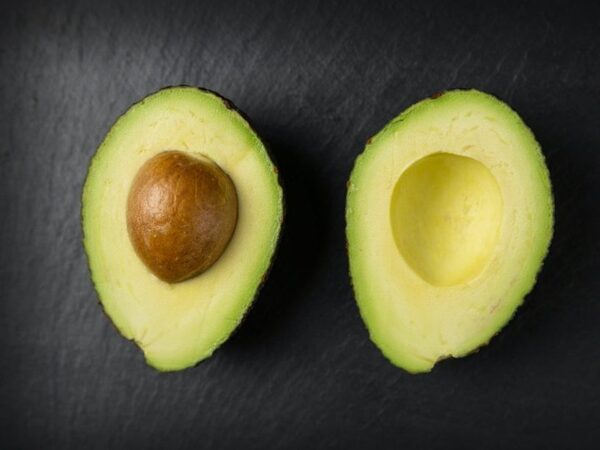 Активное поедание авокадо способствует здоровому питанию