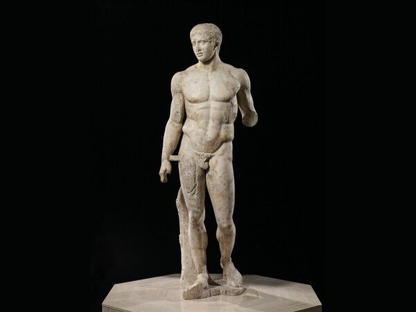 Италия требует от американского музея вернуть римскую мраморную статую