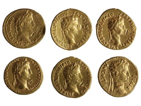 В Великобритании нашли клад римских монет, закопанных до покорения острова римлянами