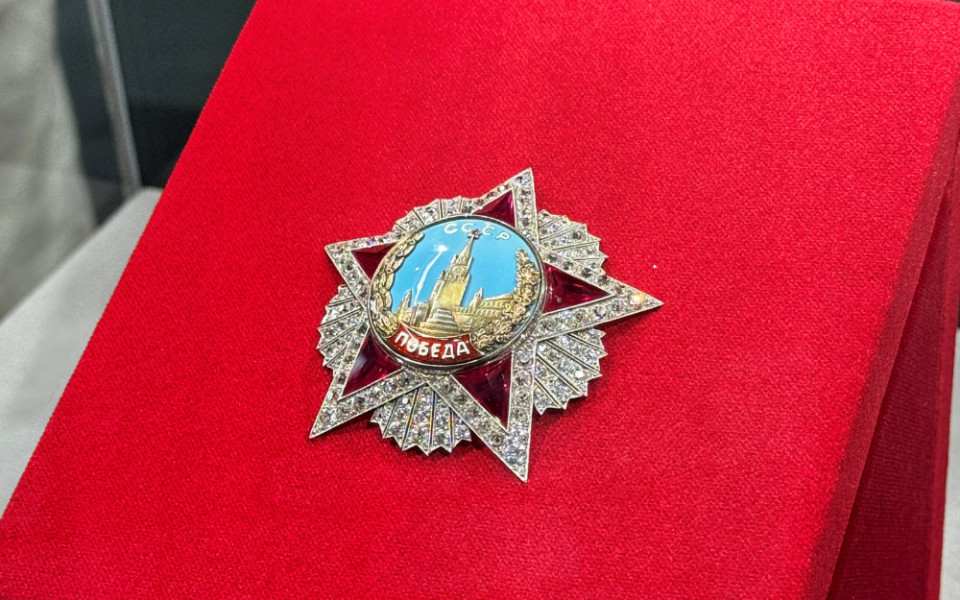 РБК: На стенде «Уралхима» на ПМЭФ экспонируется подлинный орден «Победа»